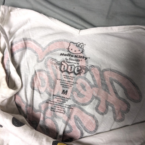 Hello Kitty Tank Top - Picture 3 of 3